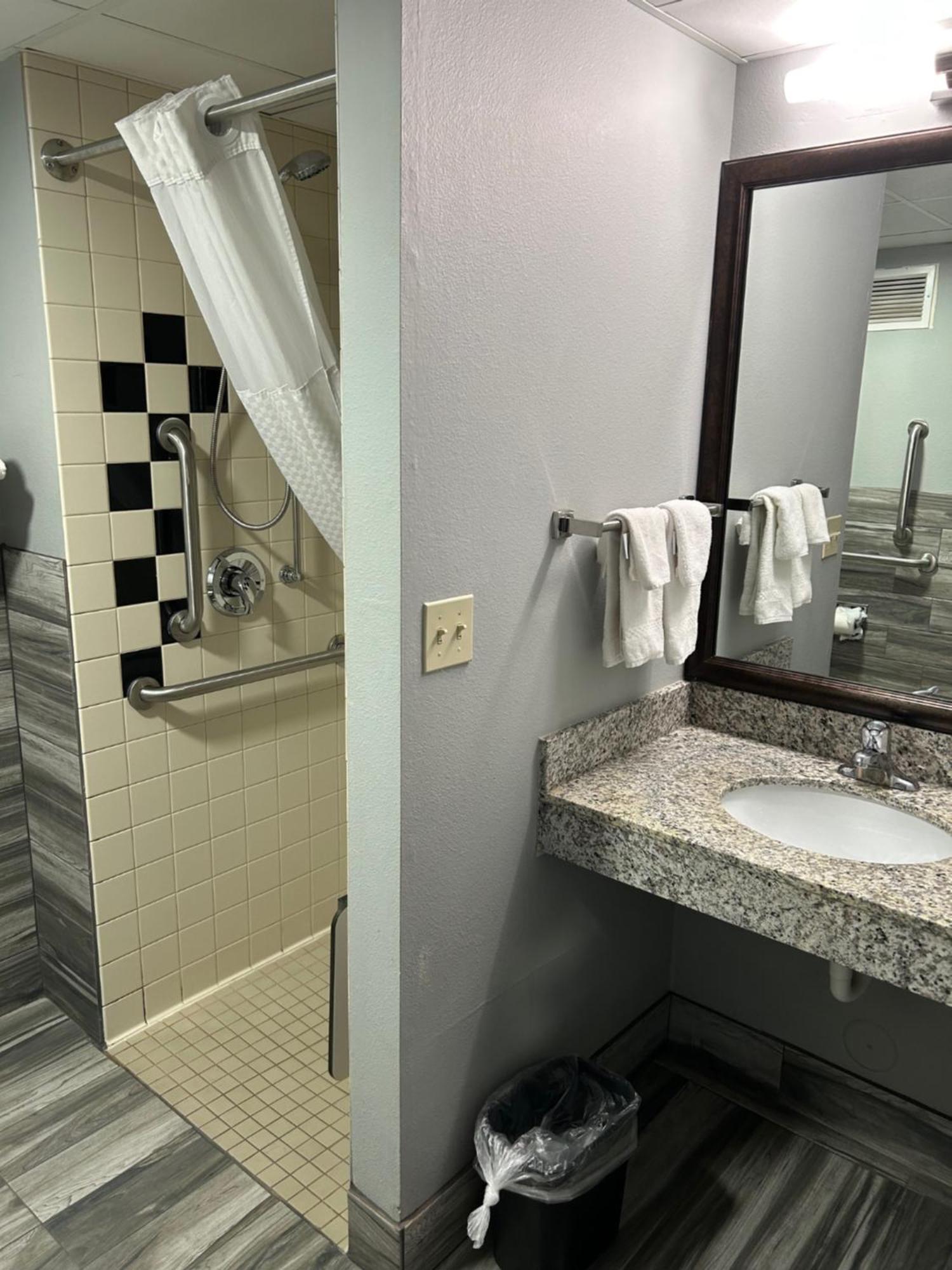 Americinn By Wyndham Ottumwa Extérieur photo